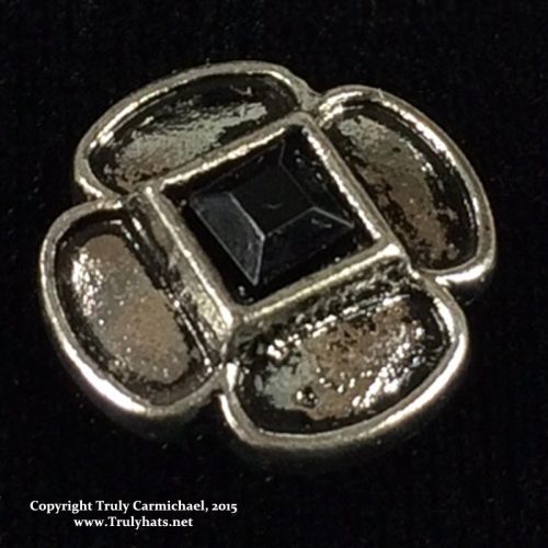 Katherine Parr Replica quatrefoil ouches - Image 10